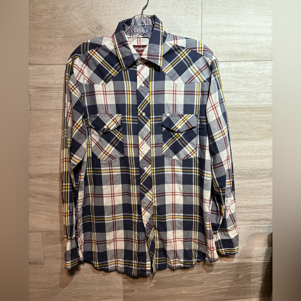 Wrangler button up pearl snap western shirt size medium